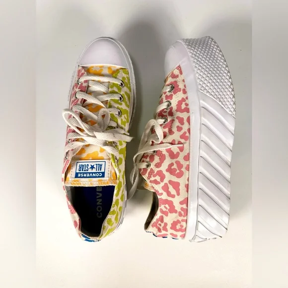 Converse Chuck Taylor Wild
All Star 2X Lift Platform Sneakers - Picture 8 of 9